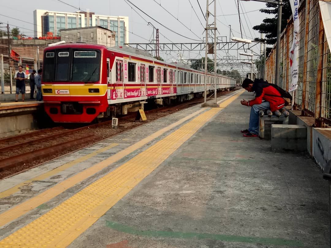 KRL Commuterline: Pilihan Transportasi yang Nyaman untuk Pekerja di Jakarta